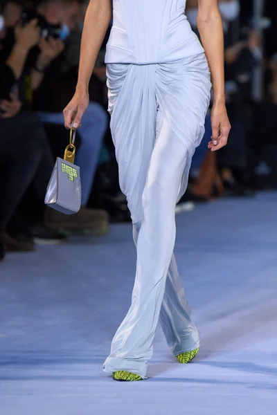 Look 5